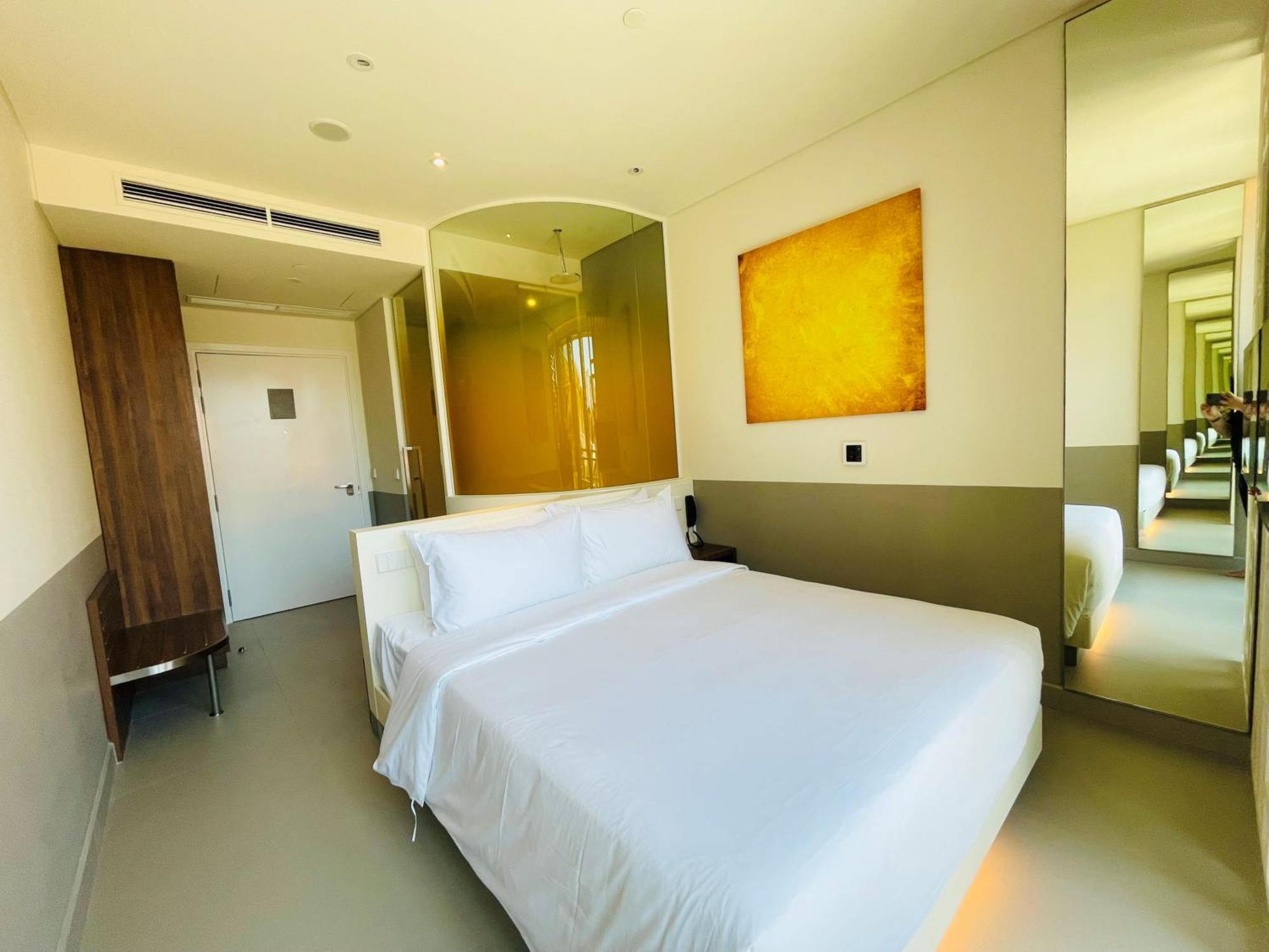 Wink Icon Hotel Danang Riverside - Luxury Suites - 24Hrs Stay & Rooftop Pool Bar ภายนอก รูปภาพ